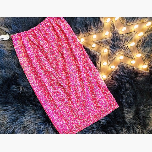 Last 1 Barbie Pink &White Sequin Pencil Skirt - Picture 6 of 6